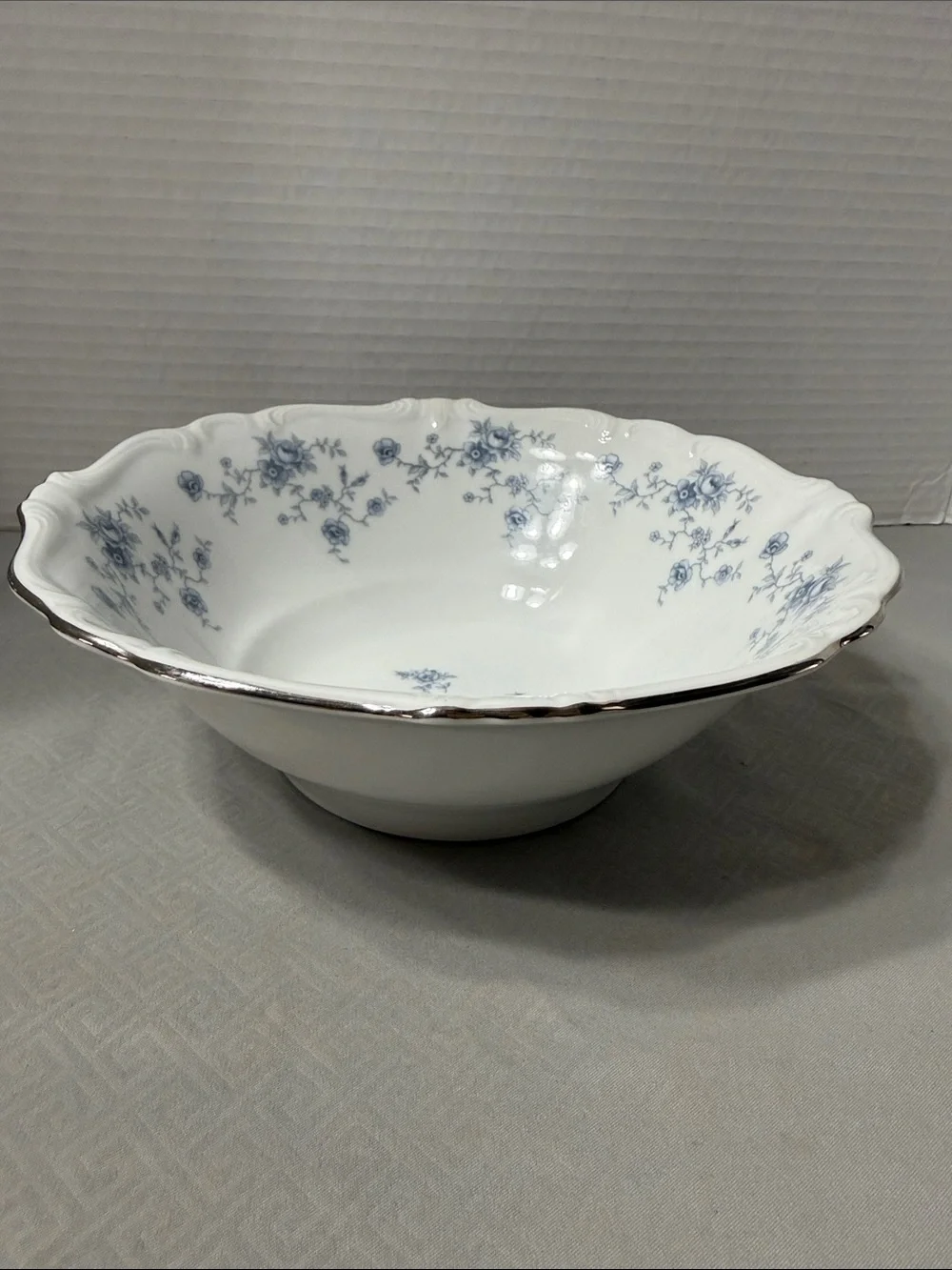 Vintage Johann Haviland Blue Garland Porcelain Round Vegetable Bowl Germany 8.5”